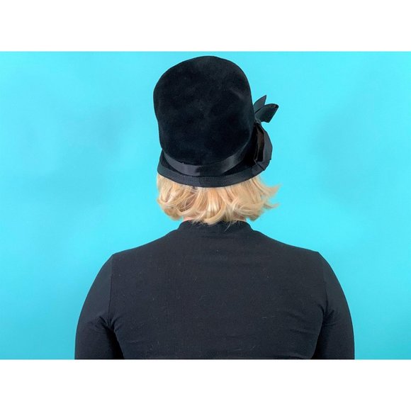 Vintage 1950s Bucket Hat Luxuria Black Satin Bow Tall Hat - Picture 10 of 10